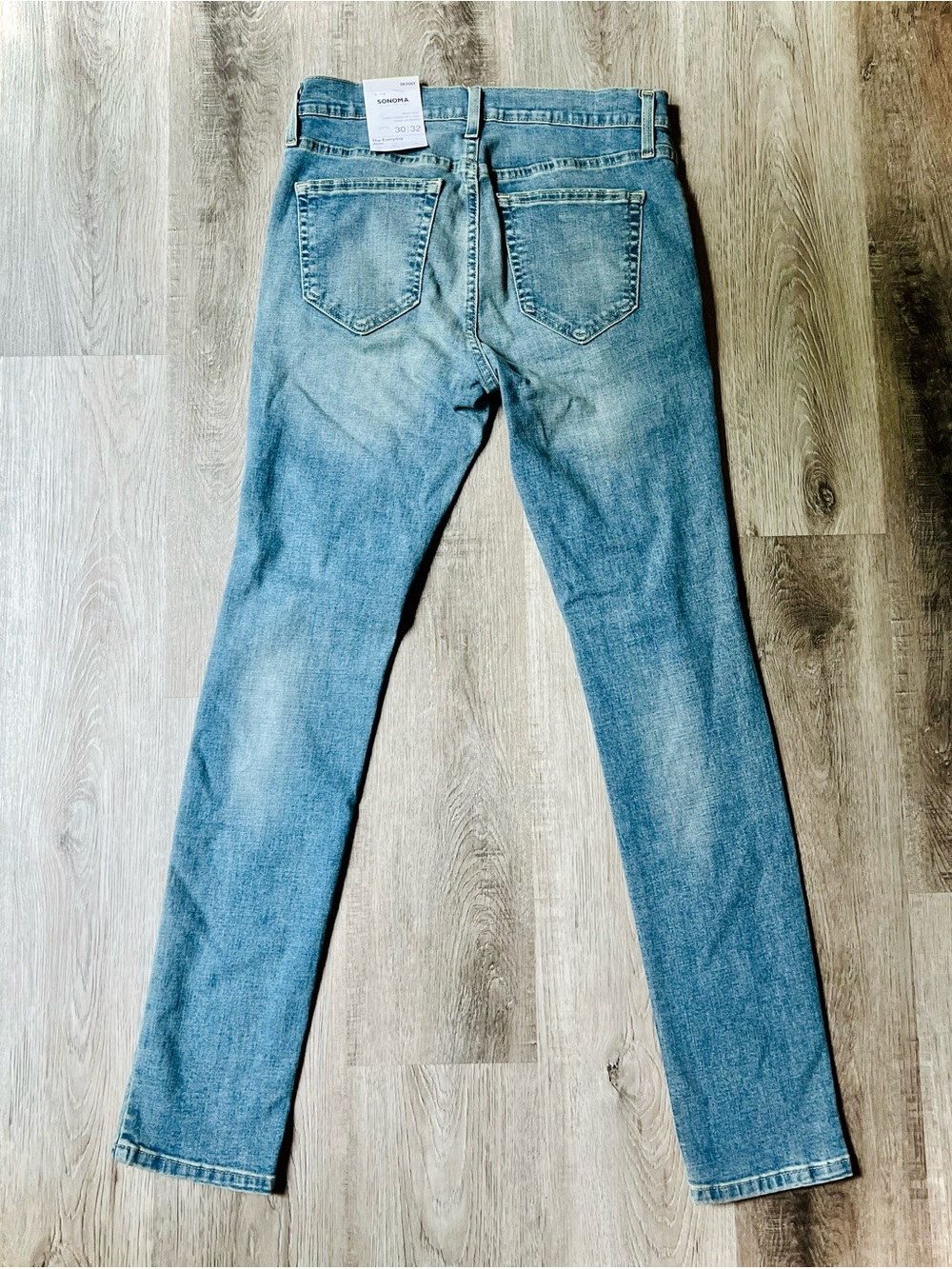 Sonoma “Everyday Jeans” Discontinued y2k Skinny Fit Light Wash Distressed; 30x32 - Picture 3 of 9